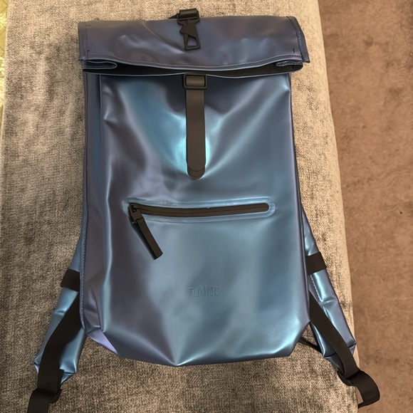 RAINS Rolltop Rucksack/Backpack Laser Blue waterproof - Picture 6 of 8